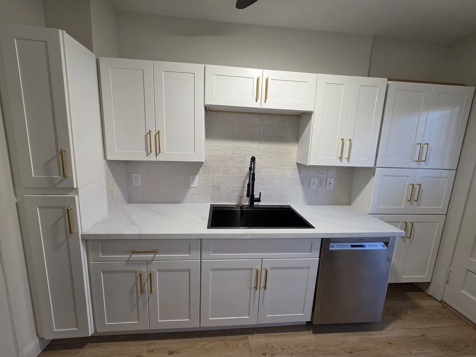 1175 Andrews Ave — Photo 4