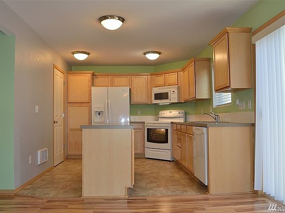 5th image of 3212 Festival Ave E