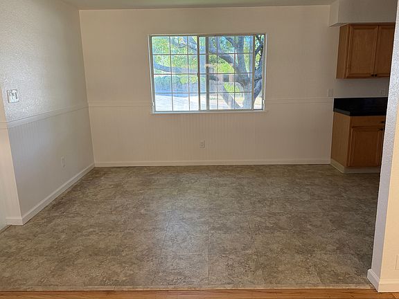 3rd image of 8762 Kurts Ct