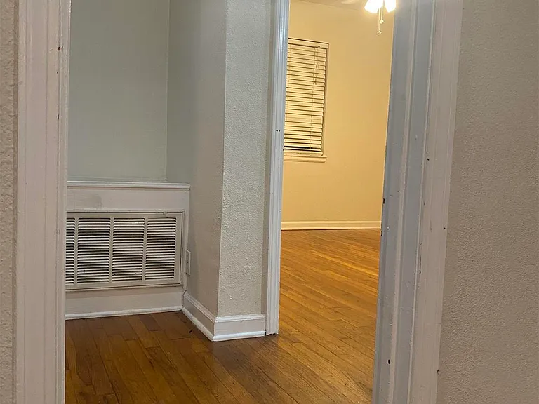 1240 E Jordan St — Photo 18