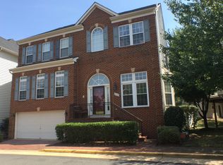 6939 Inlet Cove Dr, Fort Belvoir, VA 22060