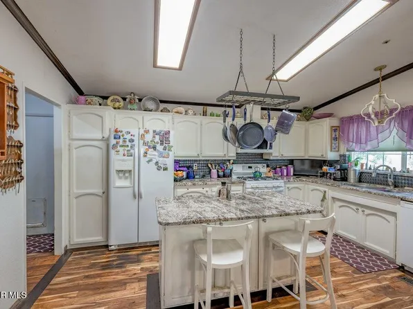 34404 Red Rover Mine Rd, Acton, CA 93510