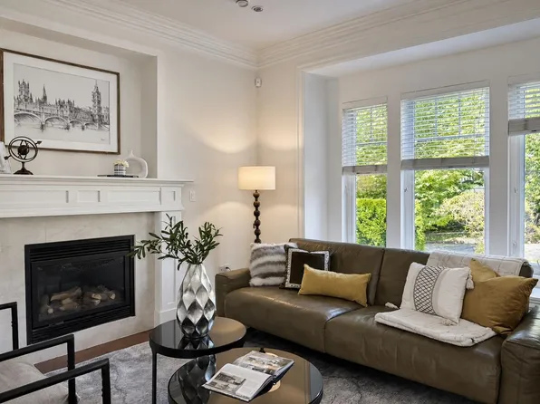 4042 W 20th Ave, Vancouver, BC V6S 1G5
