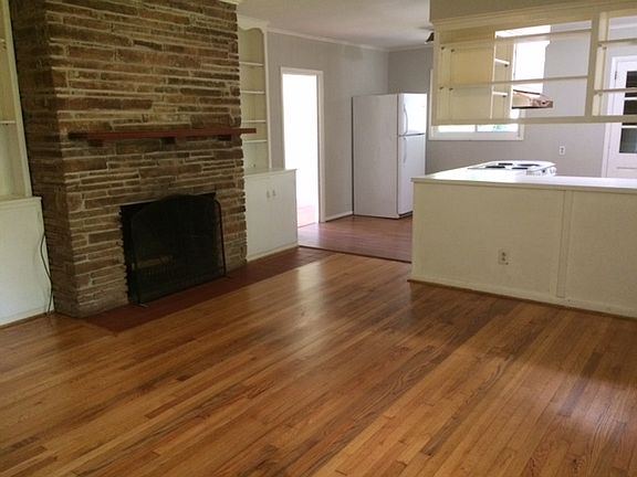 5th image of 4923 Victoria Ave