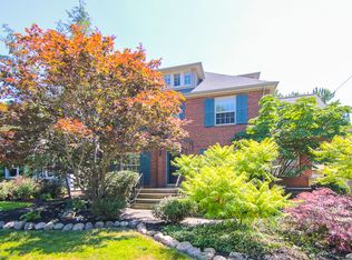 15417 Edgewater Dr, Lakewood, OH 44107