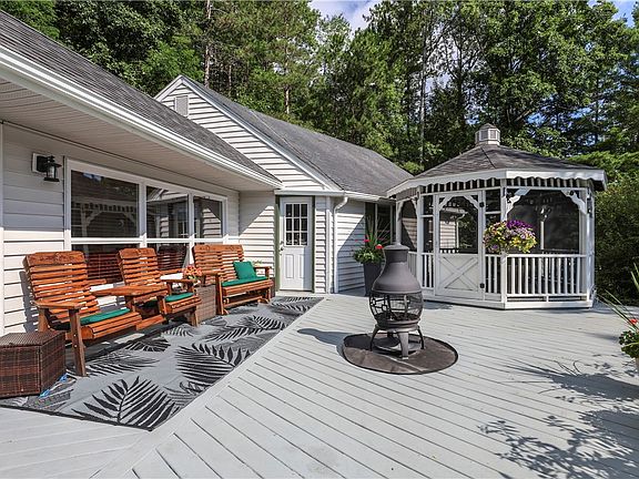 2nd image of 2733 Davis Rd