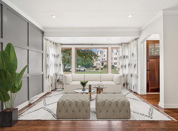 4th image of 18538 Wentworth Ave