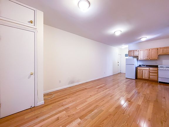 5th image of 315 E 5th St APT 3F