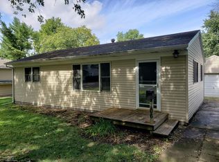 706 E Chestnut St, Monticello, IL 61856