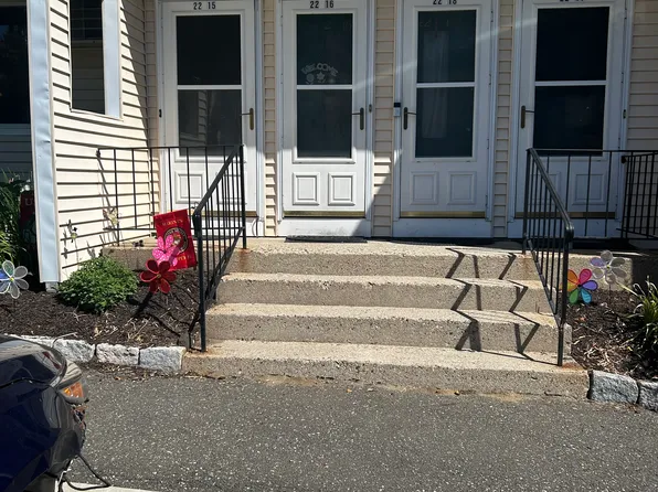 8 Rose Ln APT 22-15, Danbury, CT 06811