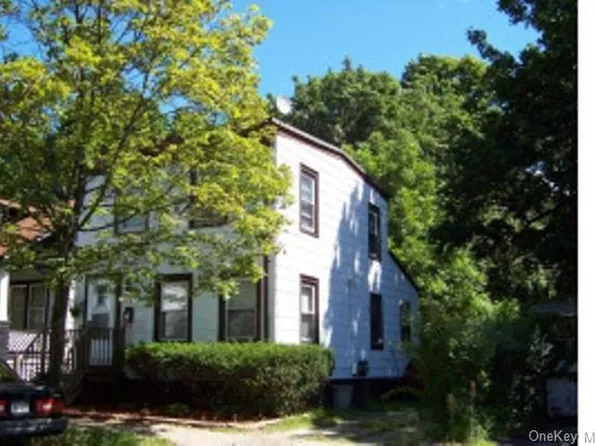 8 Park Ave, Newburgh, NY 12550