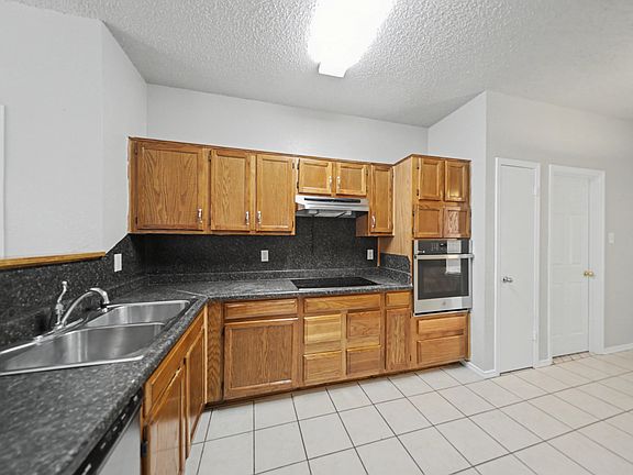 4th image of 4915 Glennwood Dr