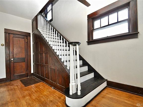 2nd image of 930 Washington Ave