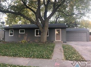 2717 S Prairie Ave, Sioux Falls, SD 57105