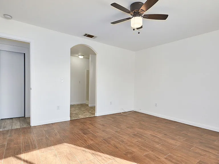 25029 Avenida Laredo — Photo 20