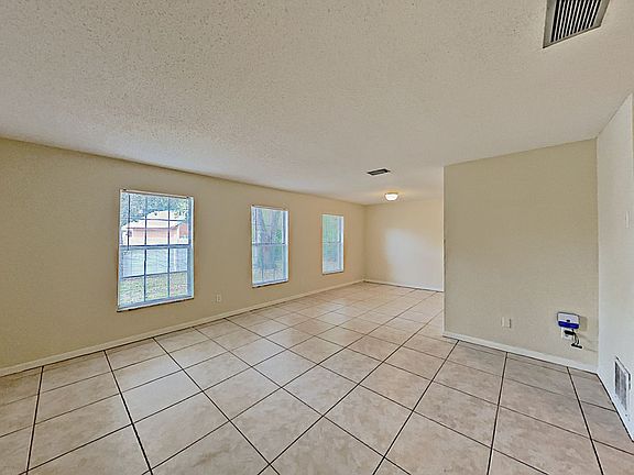 5th image of 713 Wilshire Dr