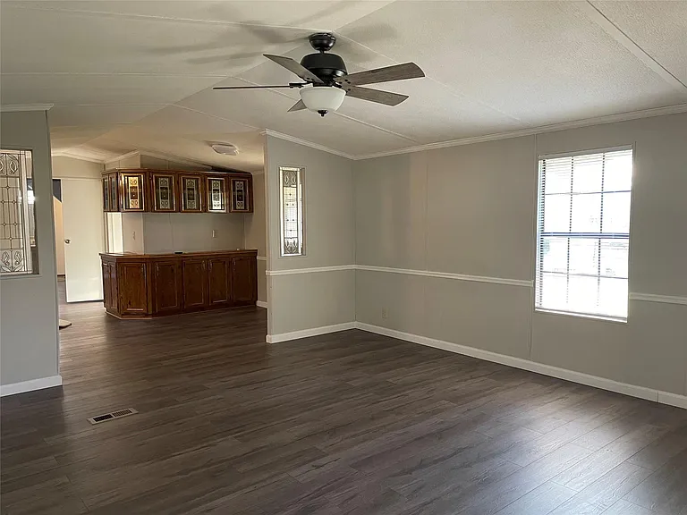 228 Hambrick Rd — Photo 10