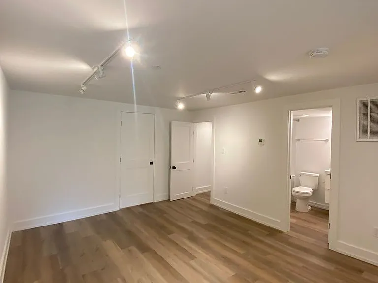 1353 Taylor St NW #B — Photo 9