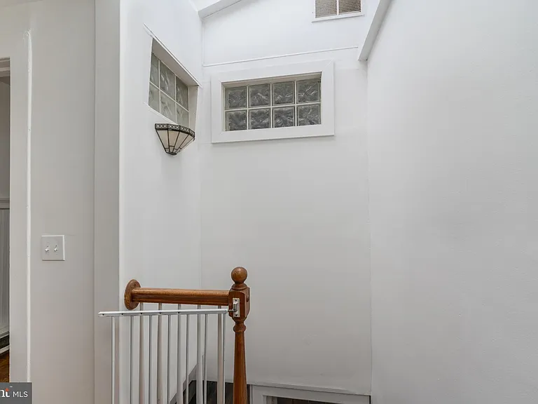 1153 Riverside Ave — Photo 19