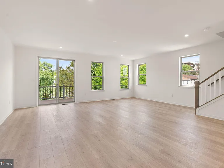 6230 Folly Ln — Photo 3