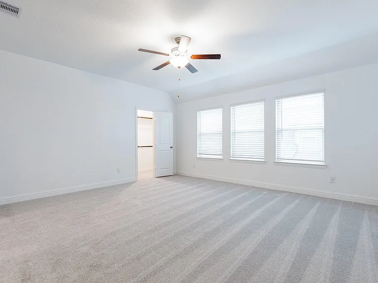 1403 Woodson Ridge Ln — Photo 35