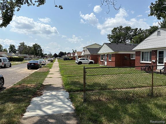 2nd image of 3856 17th St