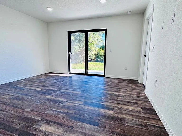 240 Organ St — Photo 6