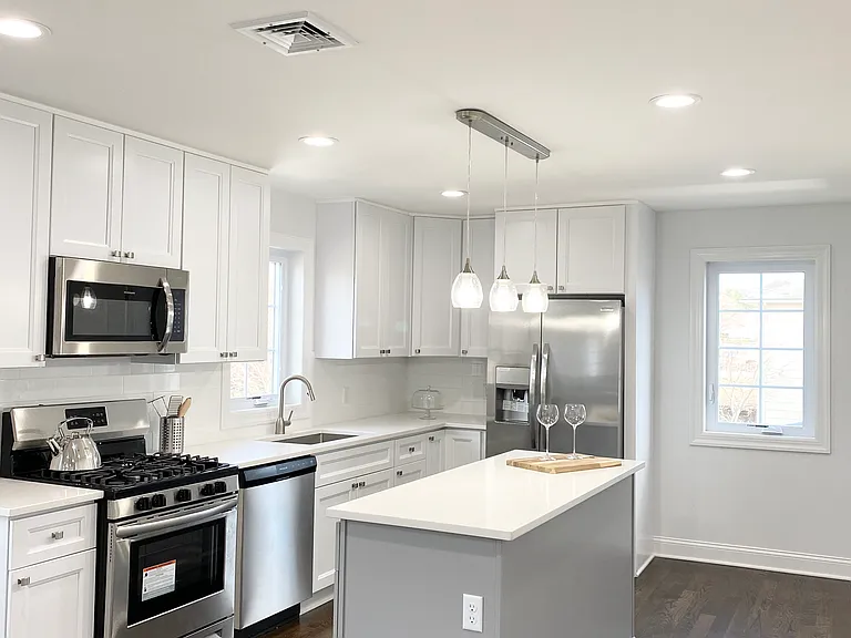 61 Chestnut St #2 — Photo 5