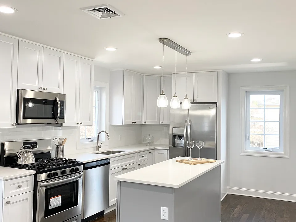 61 Chestnut St #2