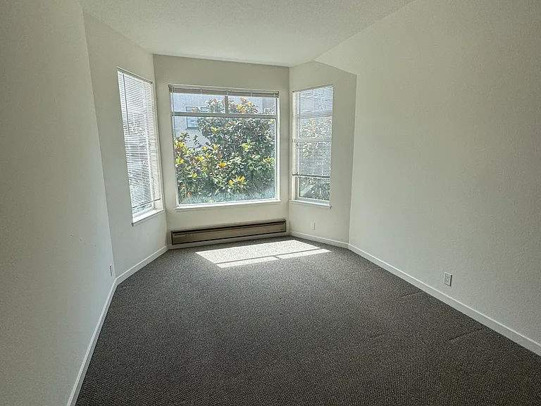 1400 Jones St #202 — Photo 9