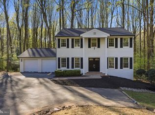 12136 Westwood Hills Dr, Herndon, VA 20171