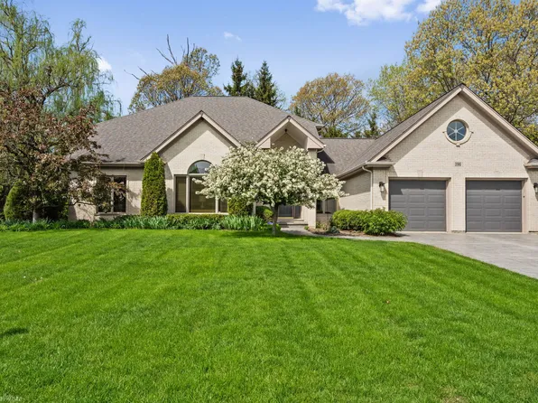 396 Crestwood Rd, Wood Dale, IL 60191