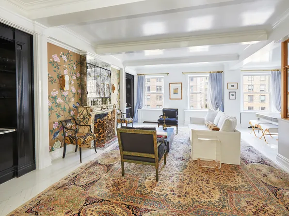 891 Park Avenue image 1 of 26