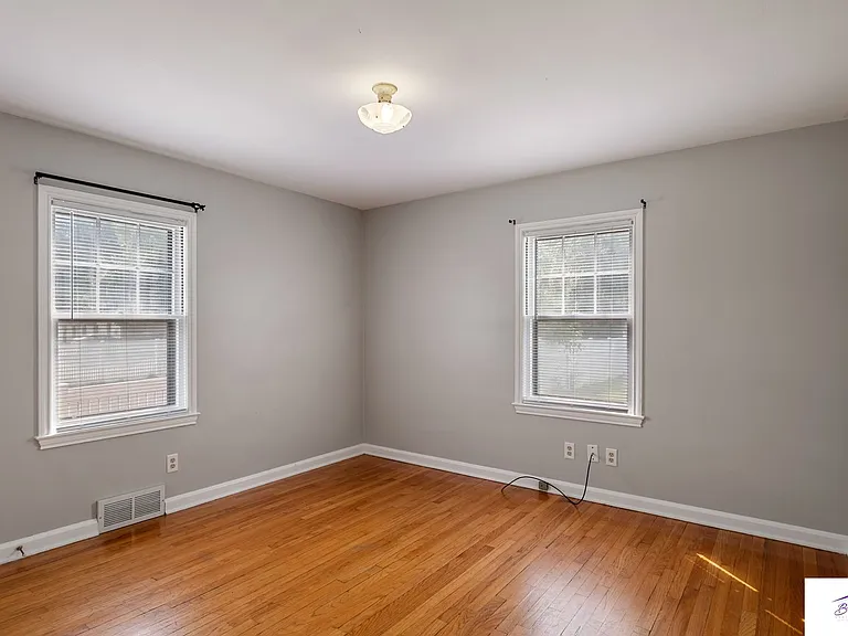 3825 Cuming St — Photo 14