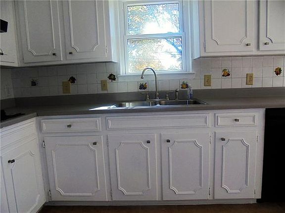 5th image of 312 Tanglewood Dr