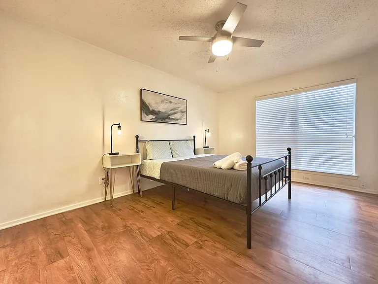 Marian Condos — Photo 85