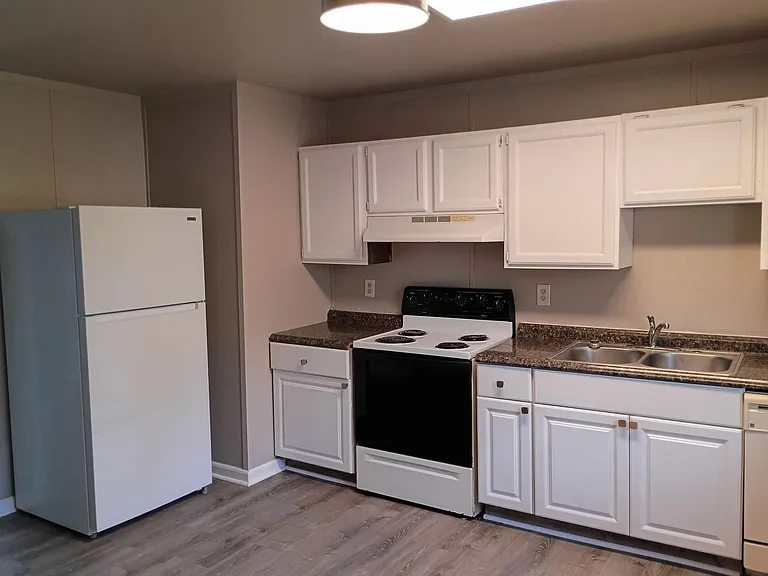901-903 Meadowlark Cir — Photo 4