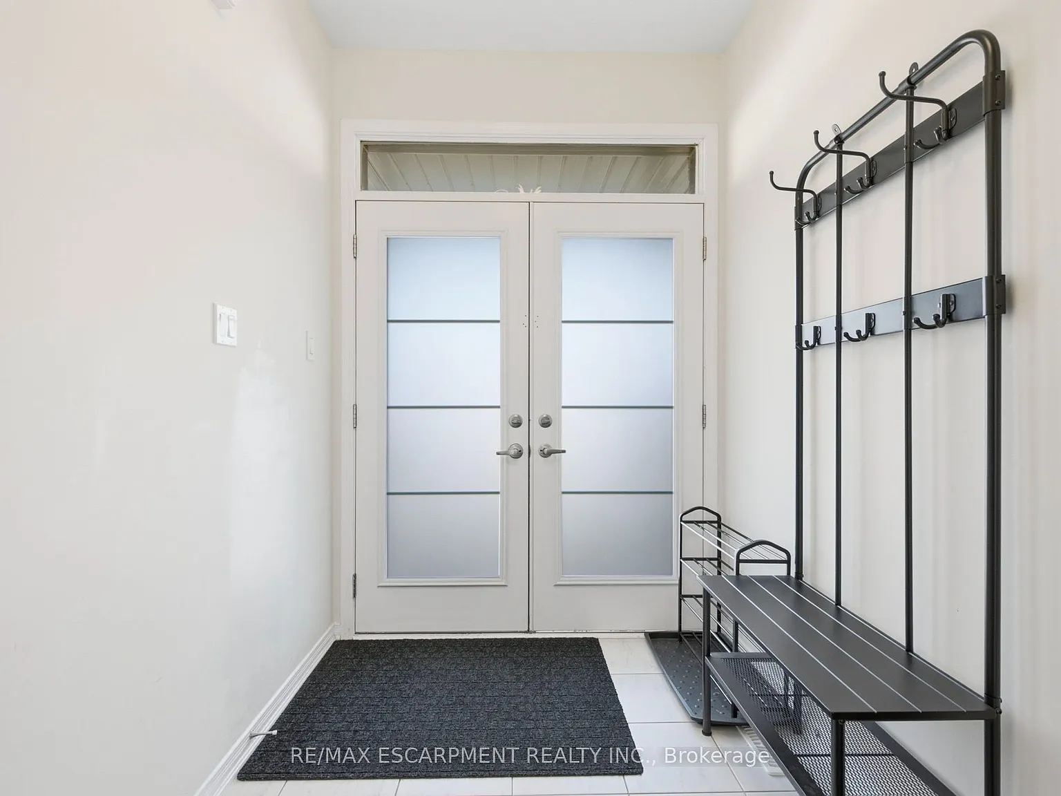 4 bed, $3,300 — Photo 3