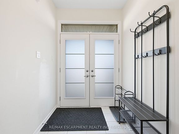 3rd image of 8 Magdalena St