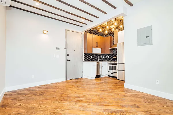 Rented by Nooklyn NYC LLC | media 33
