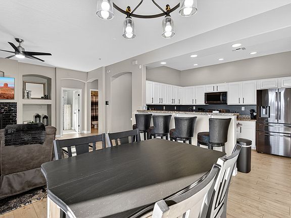 5th image of 19550 N Grayhawk Dr Unit 2021
