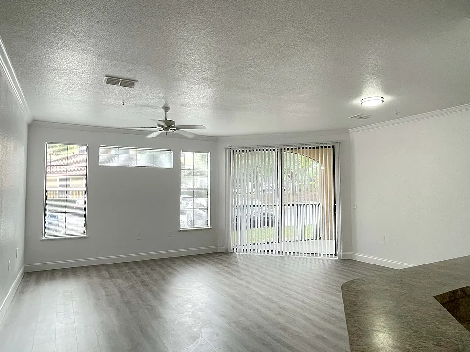 6153 Metrowest Blvd #101