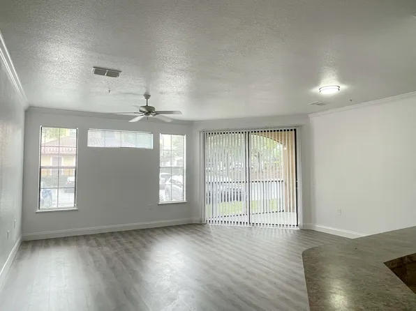 6153 Metrowest Blvd, Orlando, FL