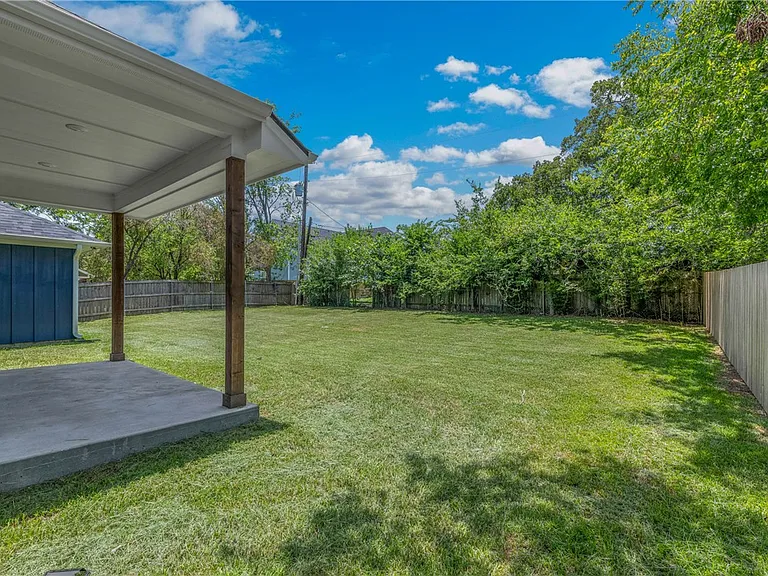 1220 Neal Pickett Dr — Photo 24
