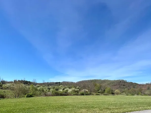 Warren St, Shady Spring, WV 25918