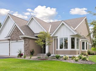 280 Sunflower Ct, Vadnais Heights, MN 55127
