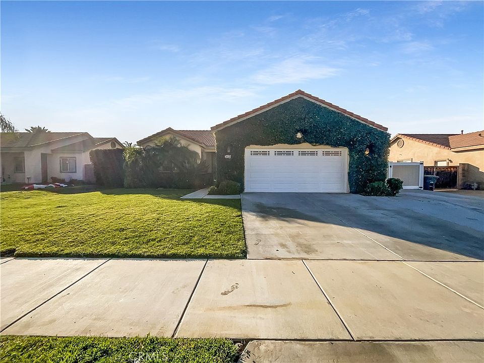 1st image of 3429 Catalina Ave