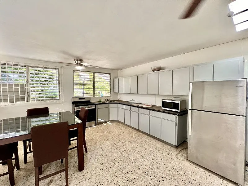 3 bed, 1.5 bath, $2,000 — Photo 4
