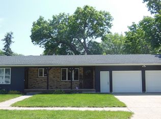 100 S 6th St, Akron, IA 51001