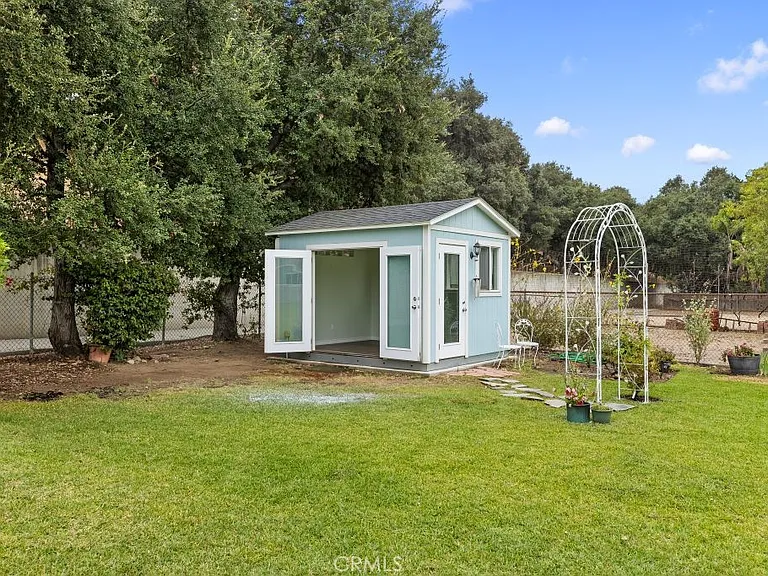 1096 Canyon View Dr — Photo 45